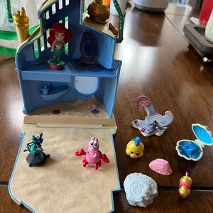 Disney Animators' Collection Little Mermaid
Ariel Royal Castle